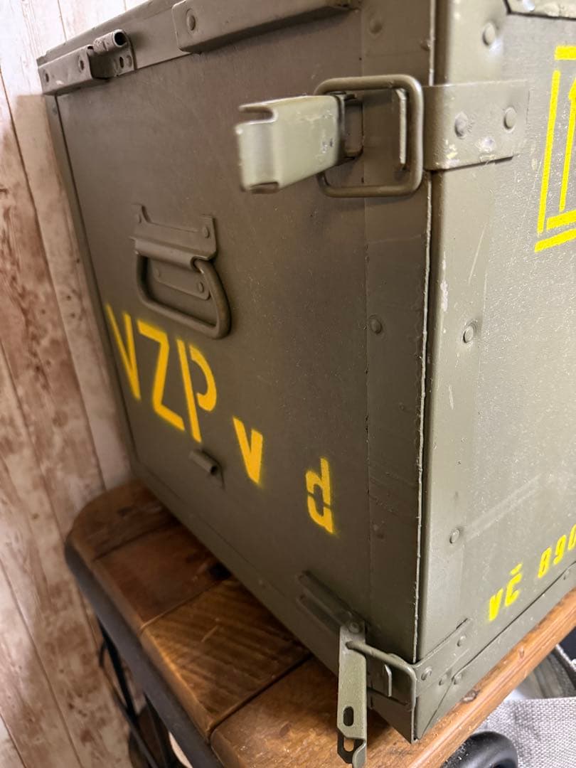 軍放出品チェコ軍 メディカルボックス ミリタリーコンテナ