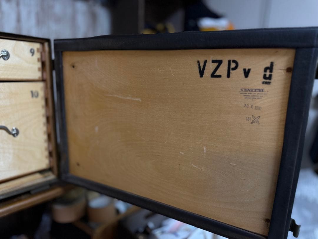 軍放出品チェコ軍 メディカルボックス ミリタリーコンテナ