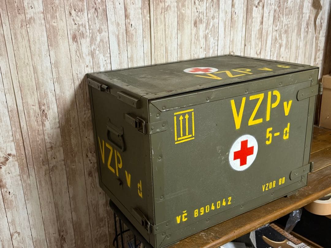軍放出品チェコ軍 メディカルボックス ミリタリーコンテナ