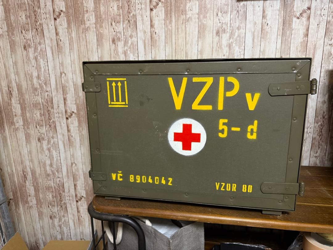 軍放出品チェコ軍 メディカルボックス ミリタリーコンテナ