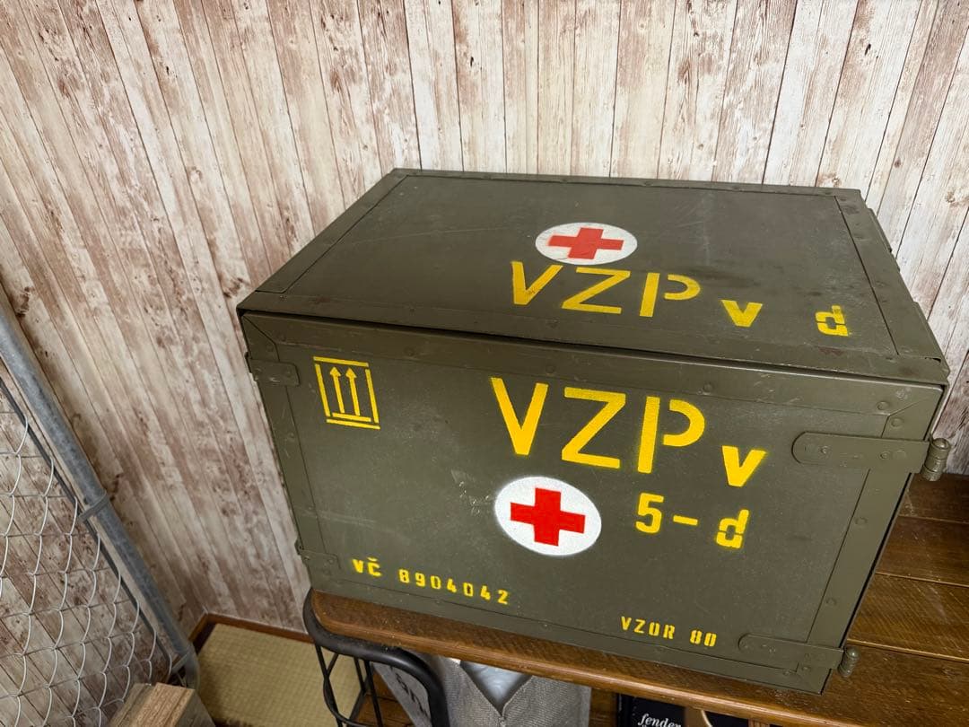 軍放出品チェコ軍 メディカルボックス ミリタリーコンテナ