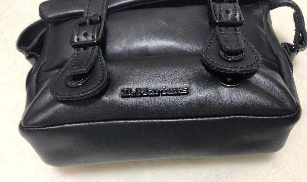 ドクターマーチン　7インチ サッチェル パデッド　ショルダーバッグ
