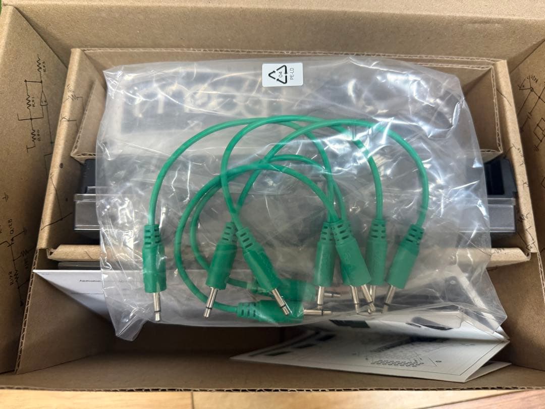 Moog MAVIS モノフォニックアナログシンセサイザー