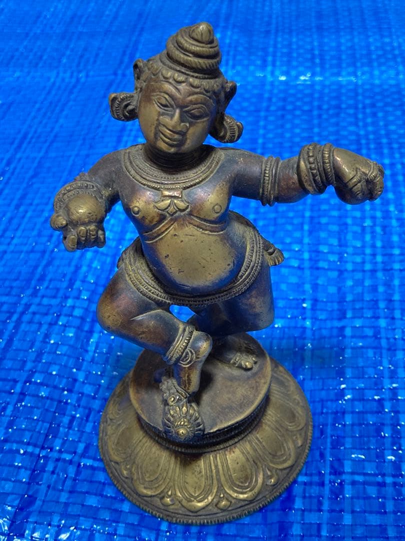 真鍮製(?)銅製(?)の像(クリシュナ像?)
