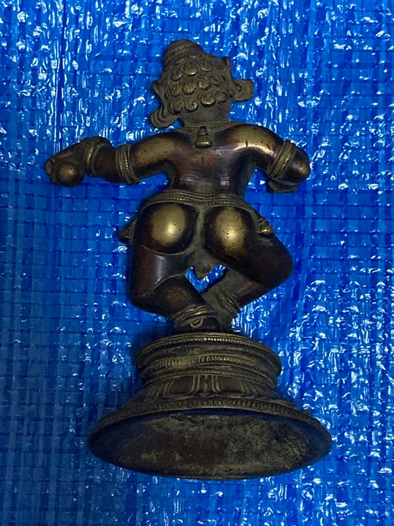 真鍮製(?)銅製(?)の像(クリシュナ像?)