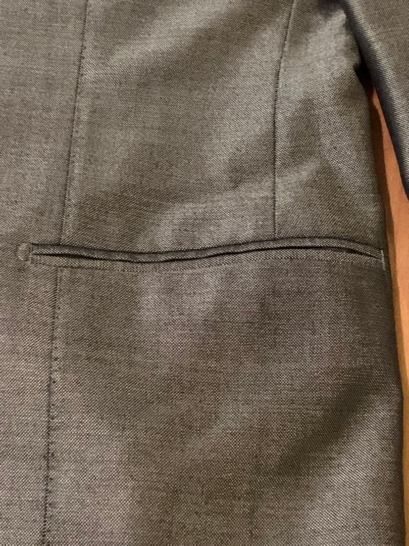 B*o様 ストラスブルゴ　スーツ　46 ※小さなシミあり