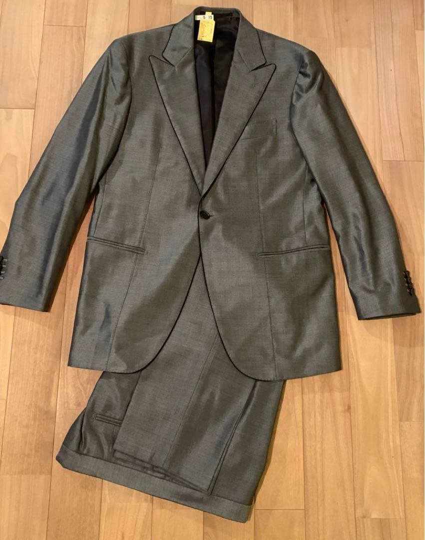 B*o様 ストラスブルゴ　スーツ　46 ※小さなシミあり