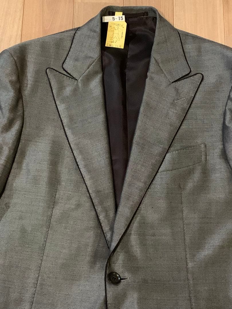 B*o様 ストラスブルゴ　スーツ　46 ※小さなシミあり