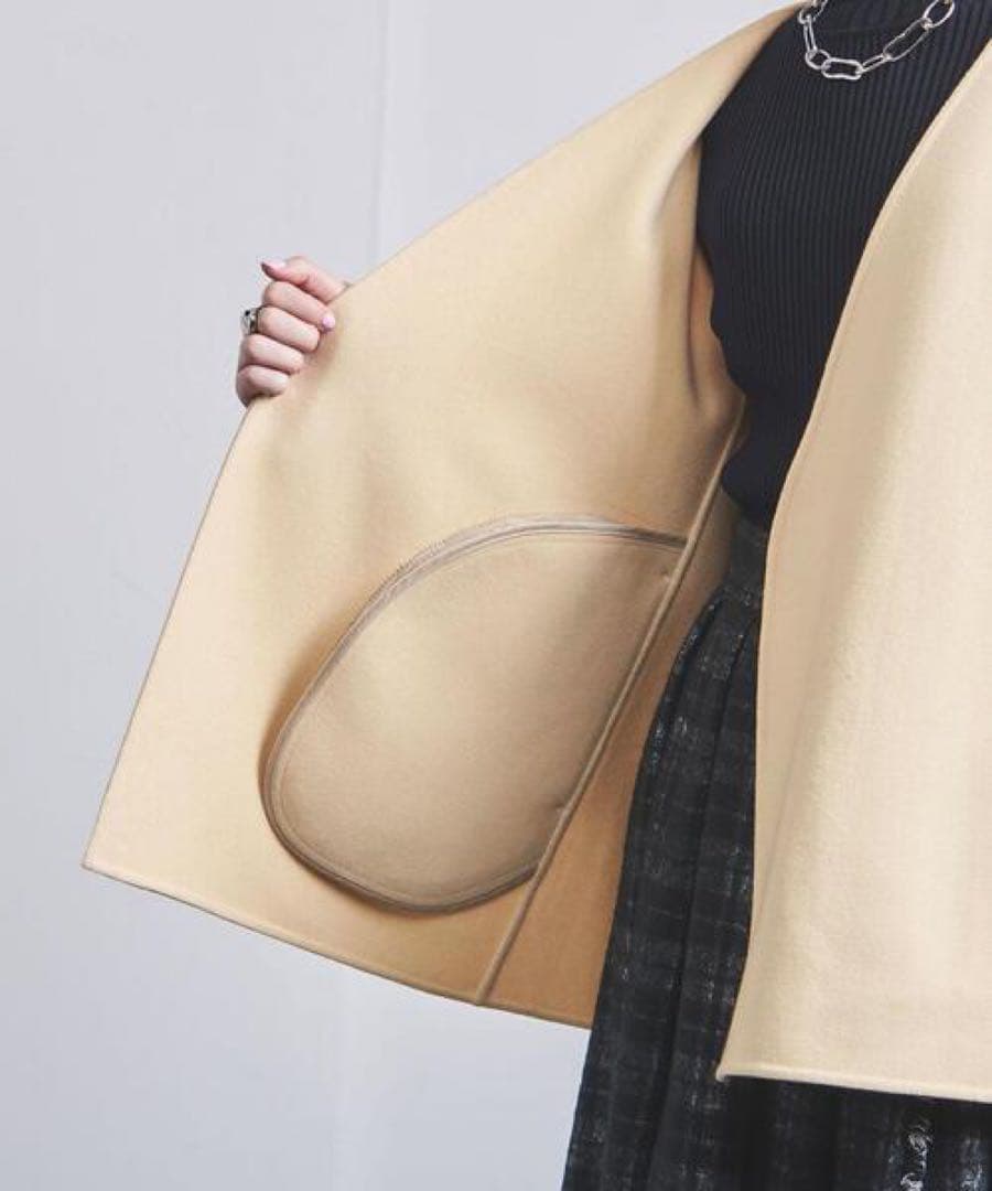 未使用近　ユナイテッドアローズ　ウール混Ｖネックリバーコート