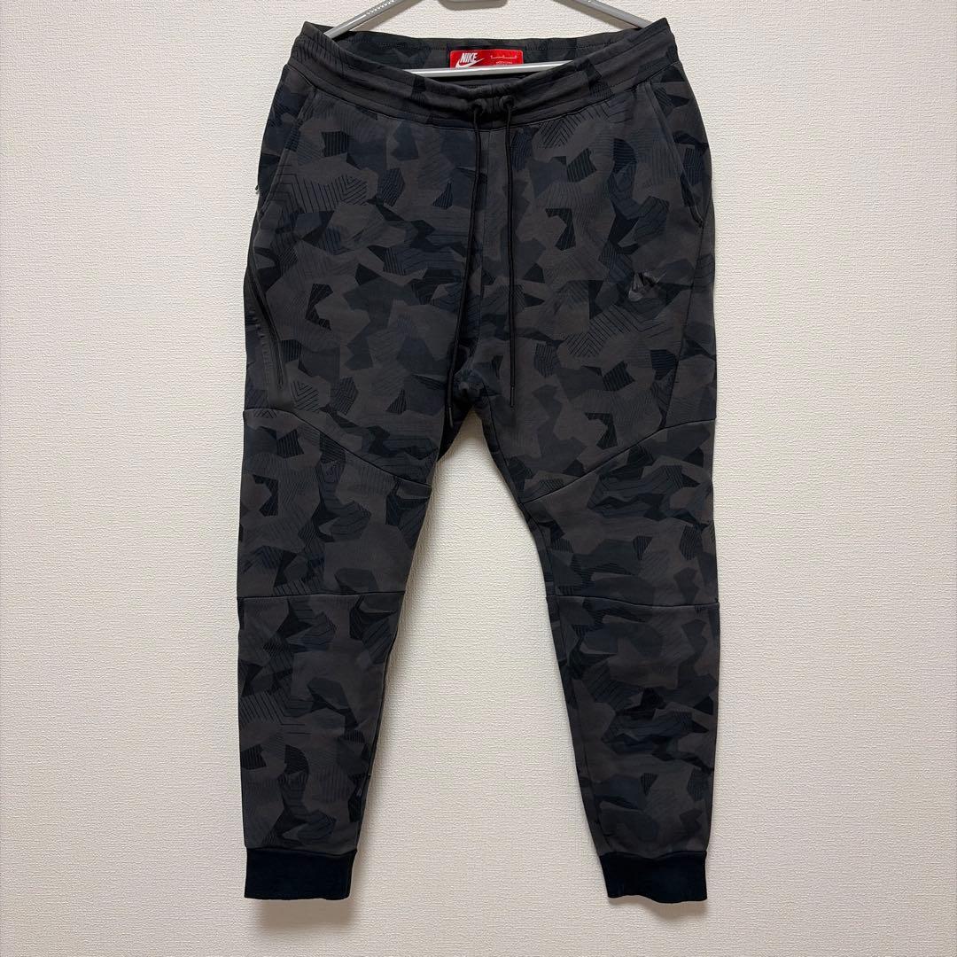 ナイキ　テックフリース　セットアップ　カモフラ　赤タグ