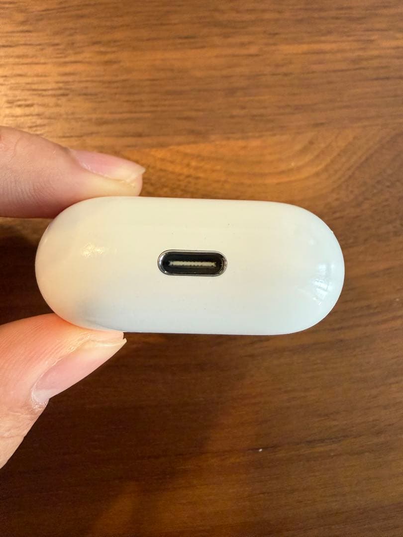 AirPods 4本体 ホワイト 充電ケース付き