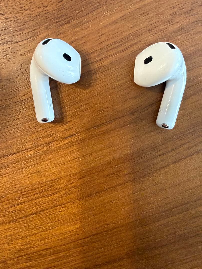 AirPods 4本体 ホワイト 充電ケース付き