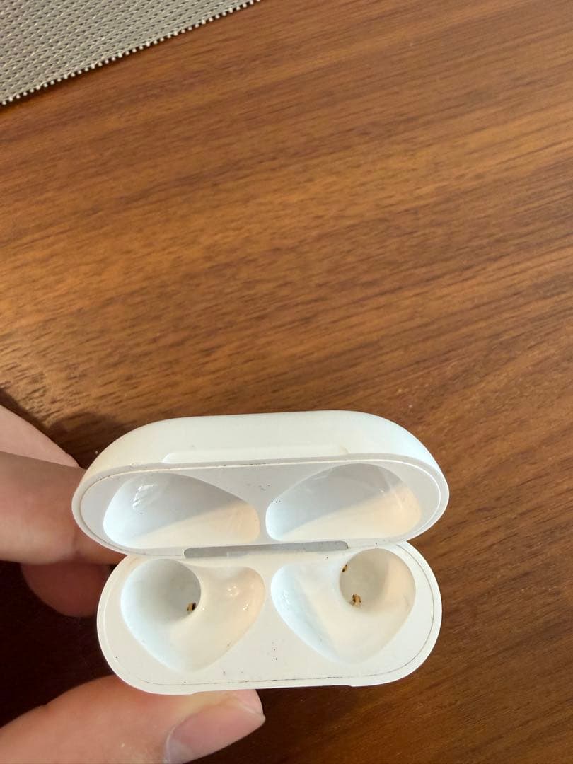 AirPods 4本体 ホワイト 充電ケース付き