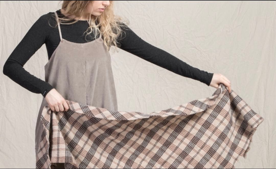 25AW 新品ALBUM DI FAMIGLIA のTRIANGLE SCARF