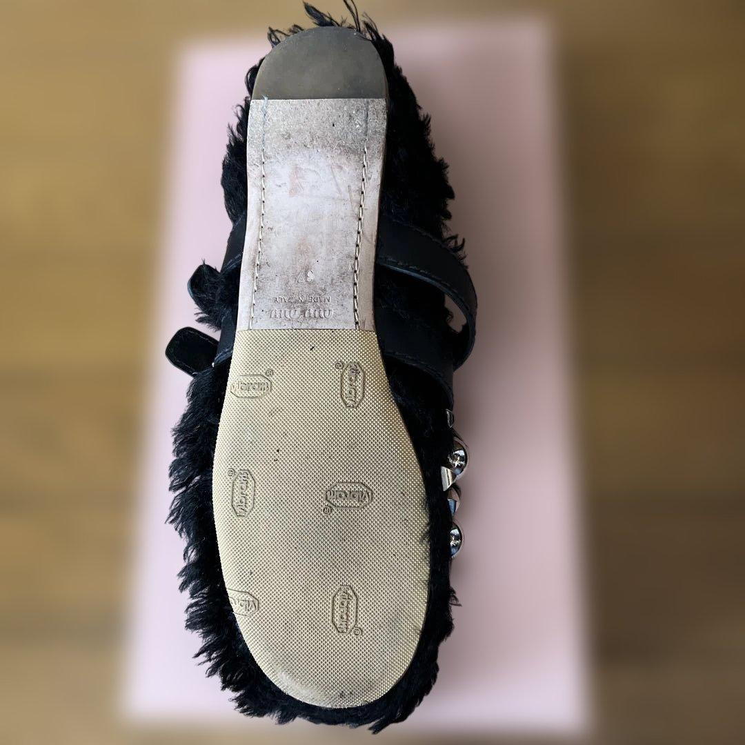 MIUMIU スタッズ付きムートンシューズ