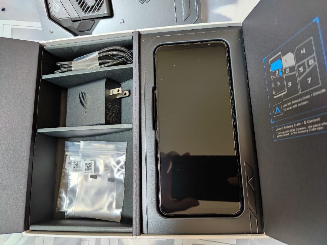 ROGPhone5 UItimate、ROGKunai3 Gamepadセット