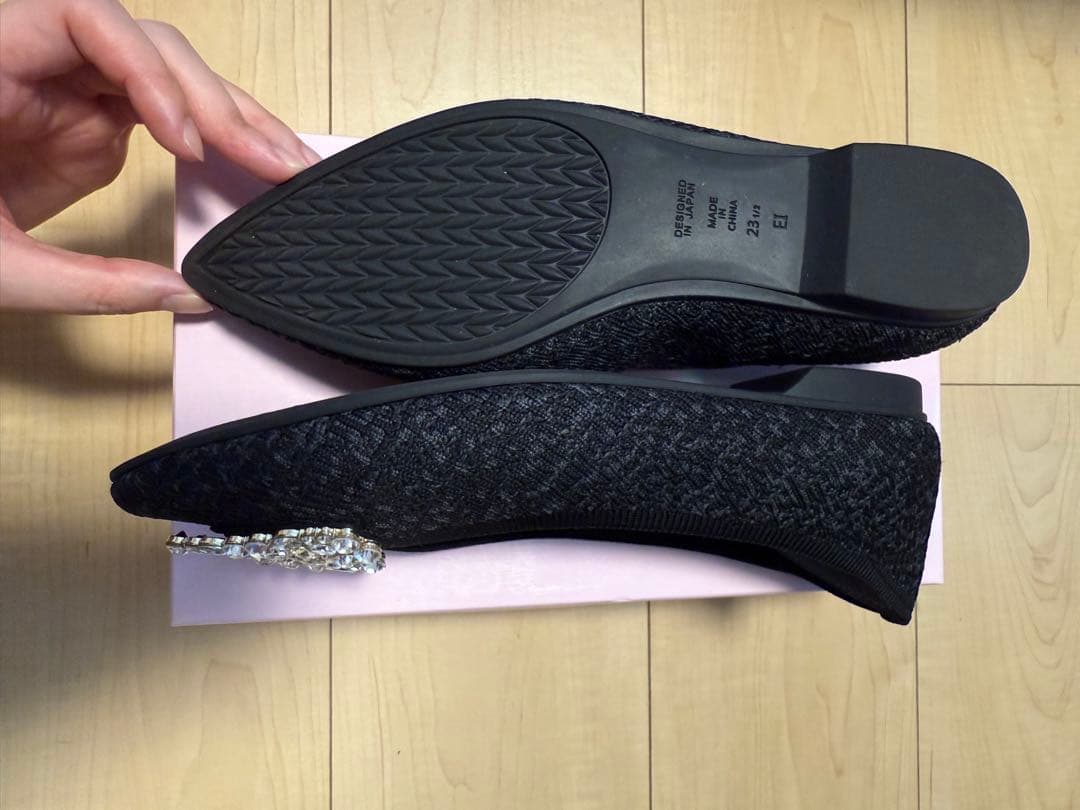 【nian】DIANA キブンも高まる！ハートビジューつきフラットシューズ