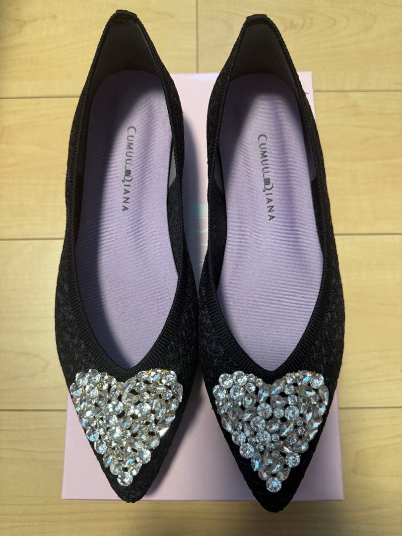 【nian】DIANA キブンも高まる！ハートビジューつきフラットシューズ