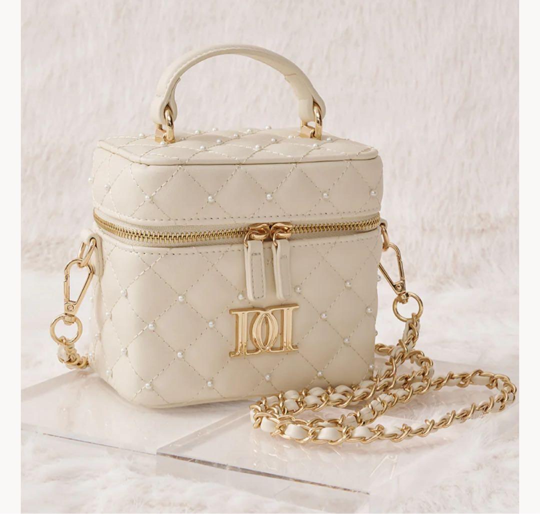 【ゴールドパーツ】キルティングパールスクエアミニバッグ アイボリー Ivo