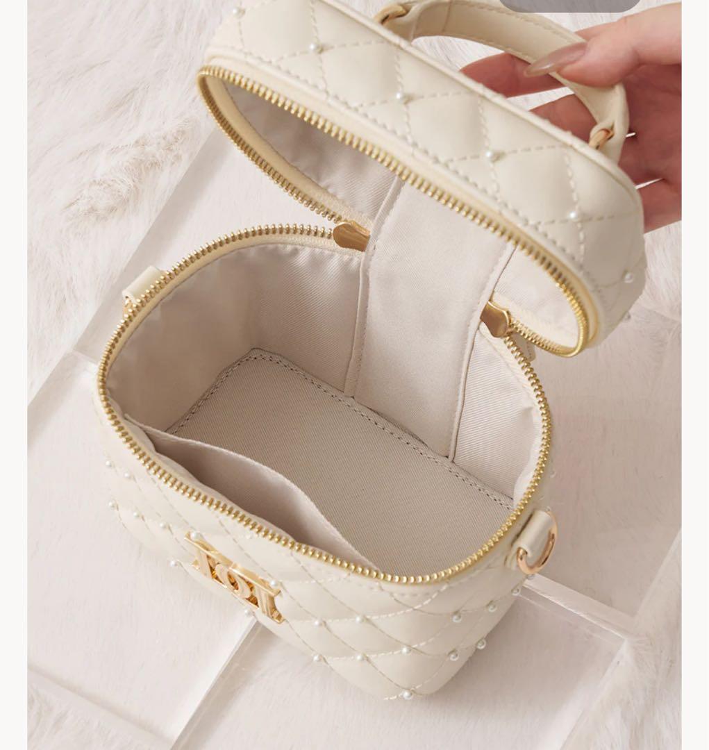 【ゴールドパーツ】キルティングパールスクエアミニバッグ アイボリー Ivo
