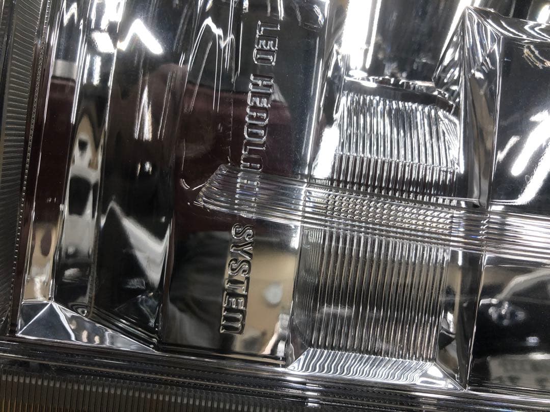 早い者勝ち‼️ハイエースヘッドライトLED‼左️