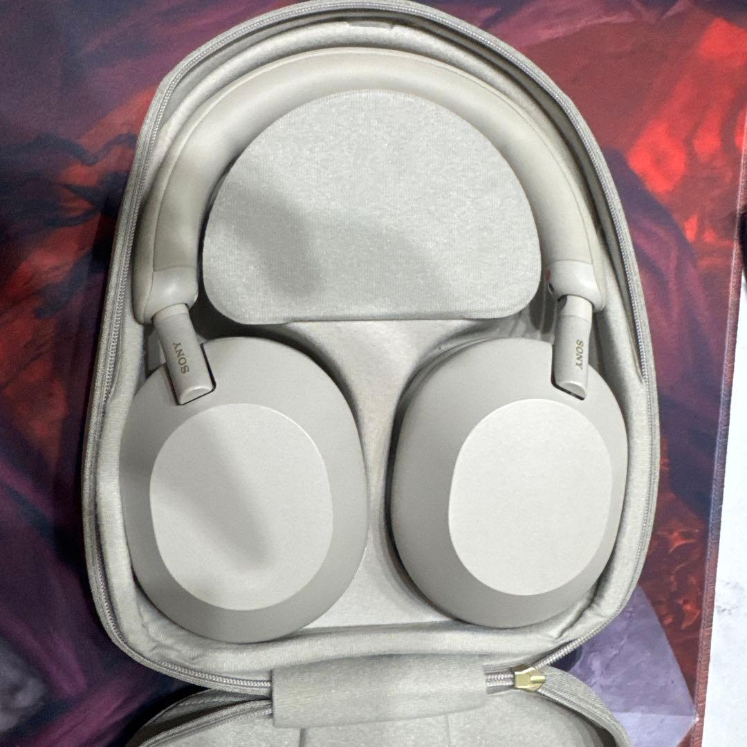 SONY ソニー　ヘッドホン　WH-1000XM5 WH 4