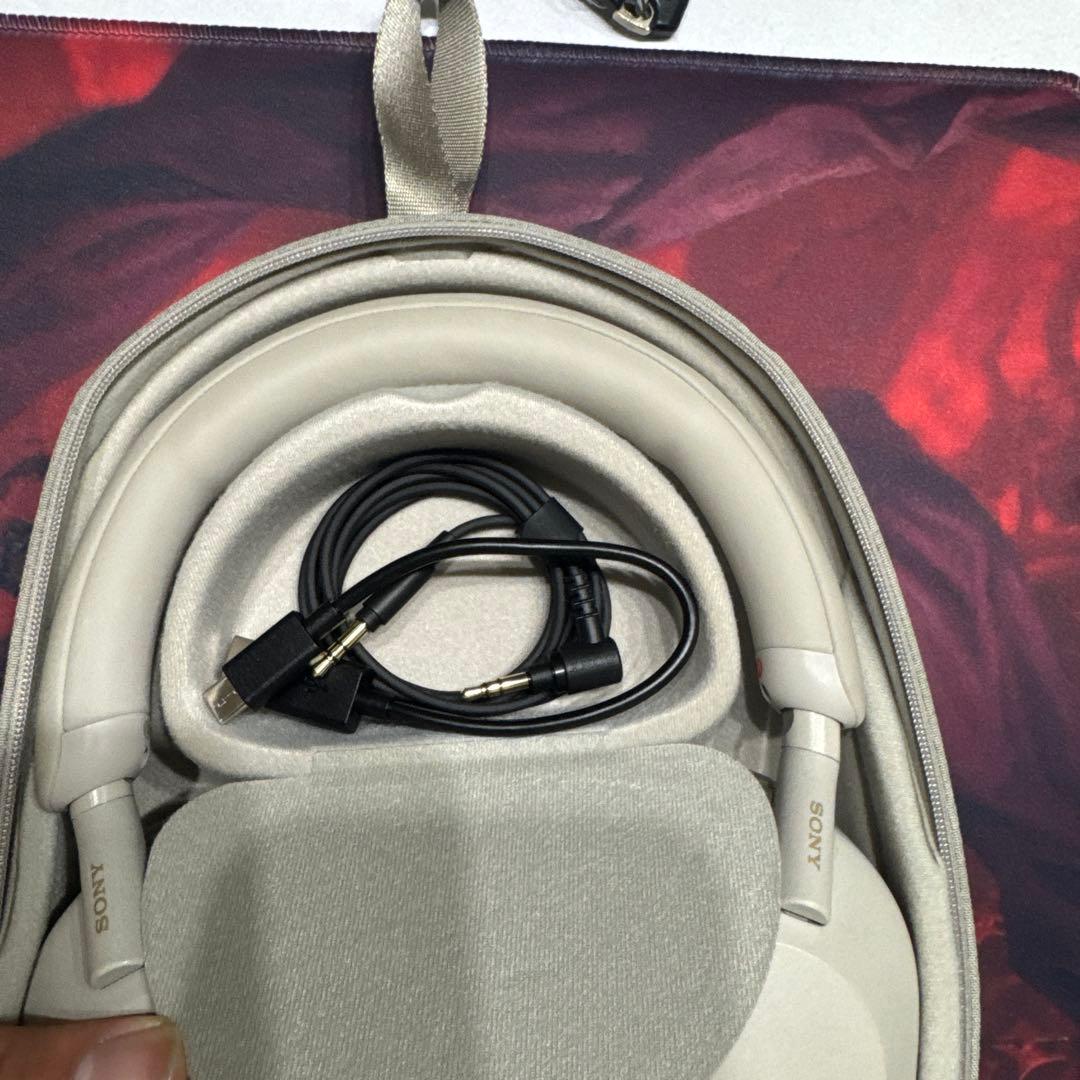 SONY ソニー　ヘッドホン　WH-1000XM5 WH 4