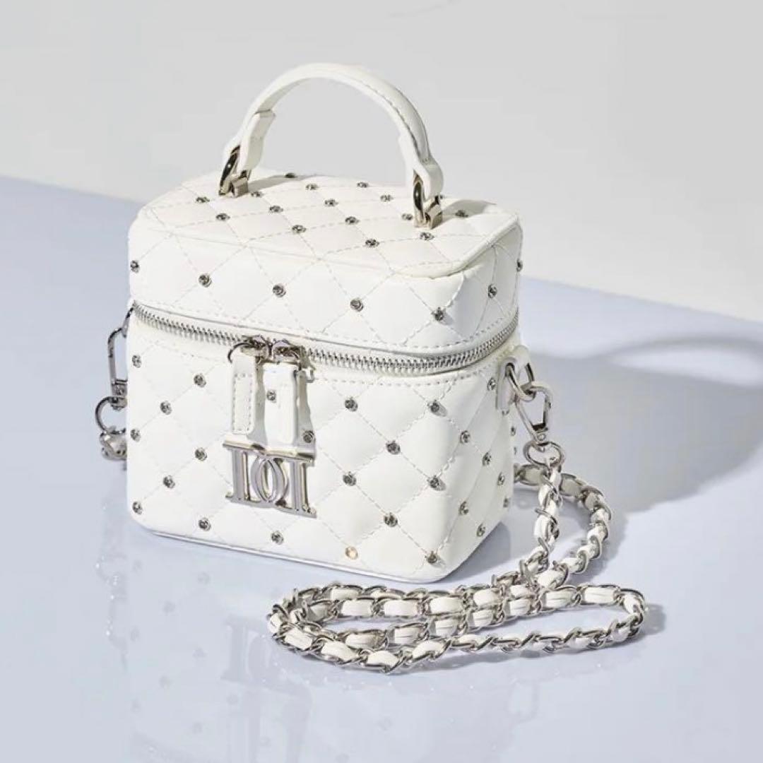 ダーリッチ キルティングビジュースクエアミニバッグ ホワイト