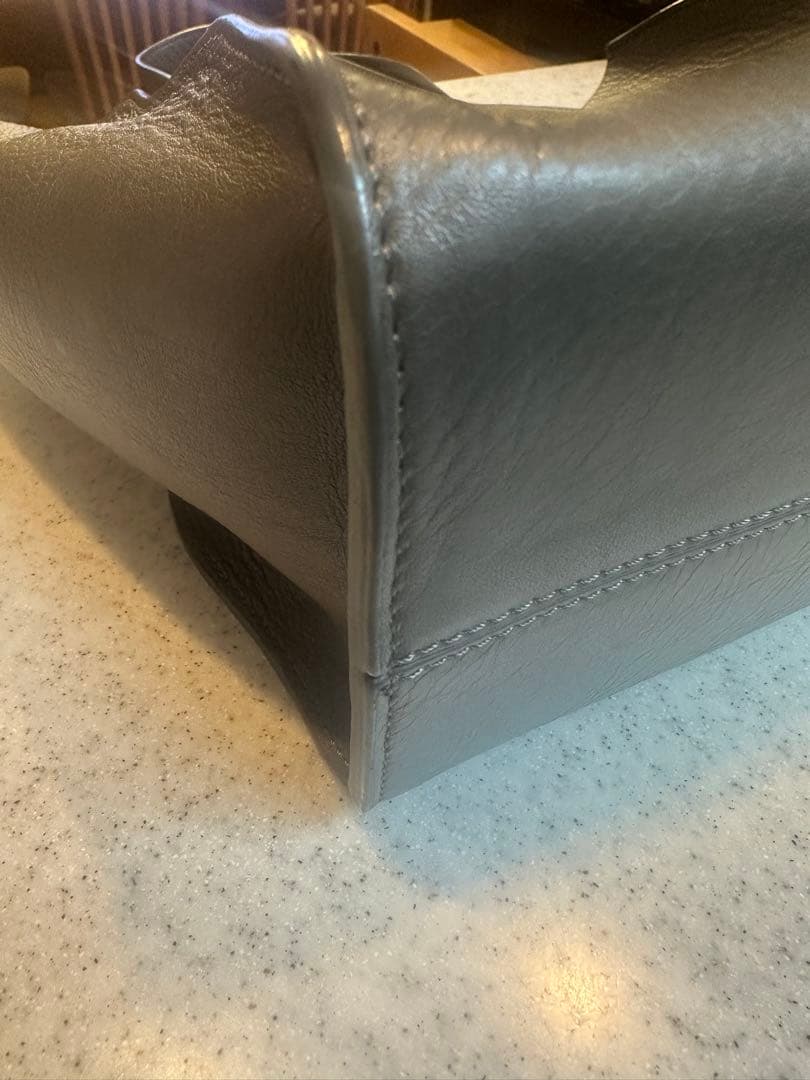 美品✳︎HIROFUヒロフ✳︎ヌーヴォラ✳︎レザートートバッグ M 本革✳︎グレー