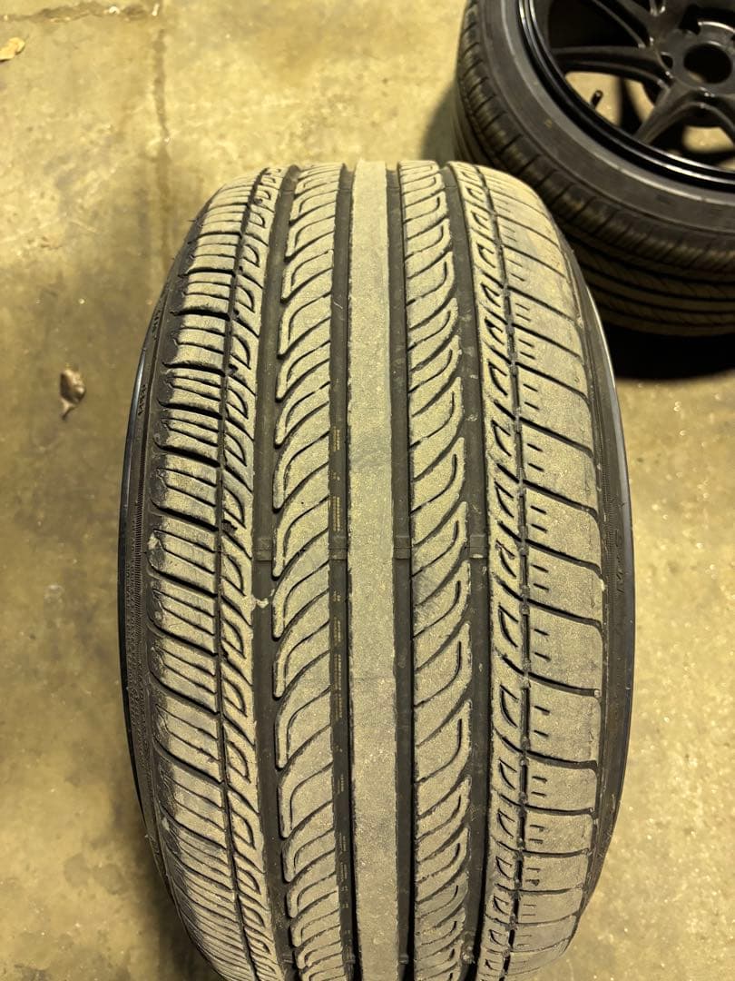 18インチ　9.75J +20 114.3 5穴　タイヤ付き