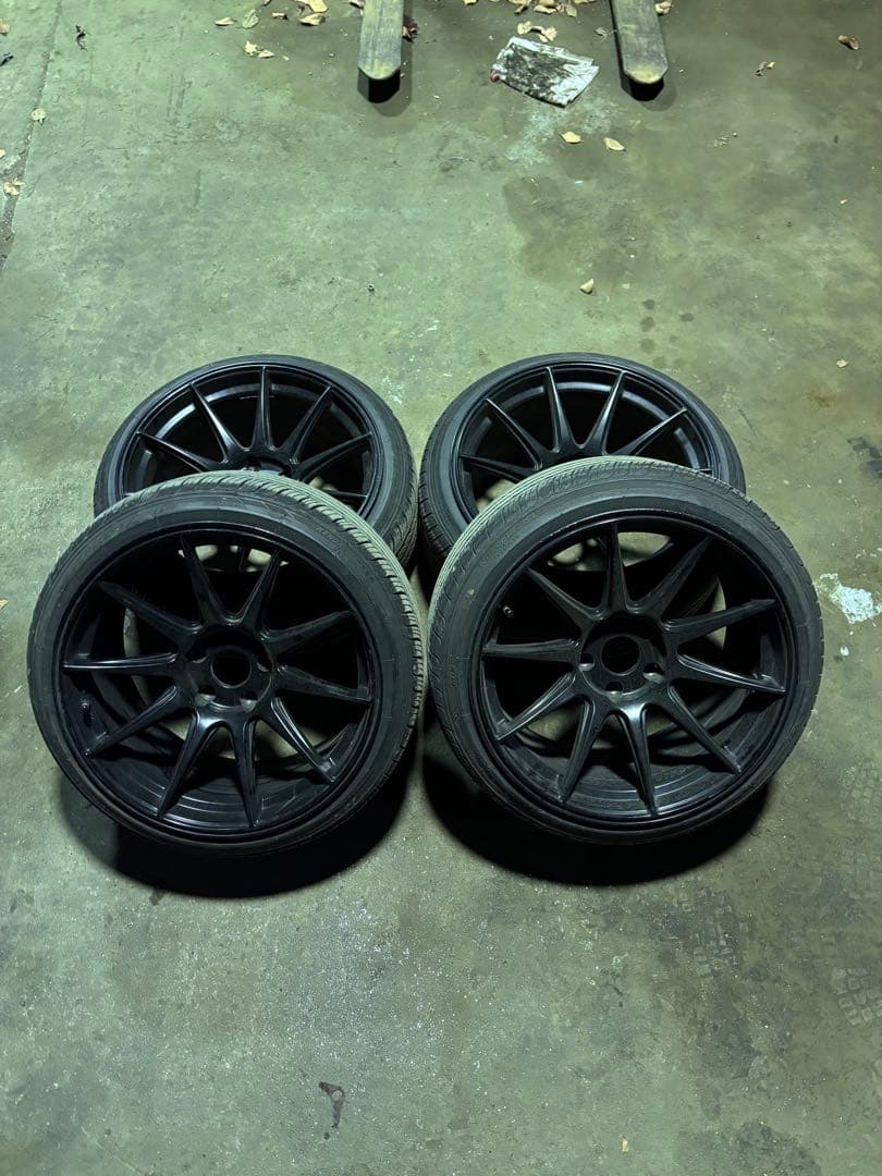 18インチ　9.75J +20 114.3 5穴　タイヤ付き