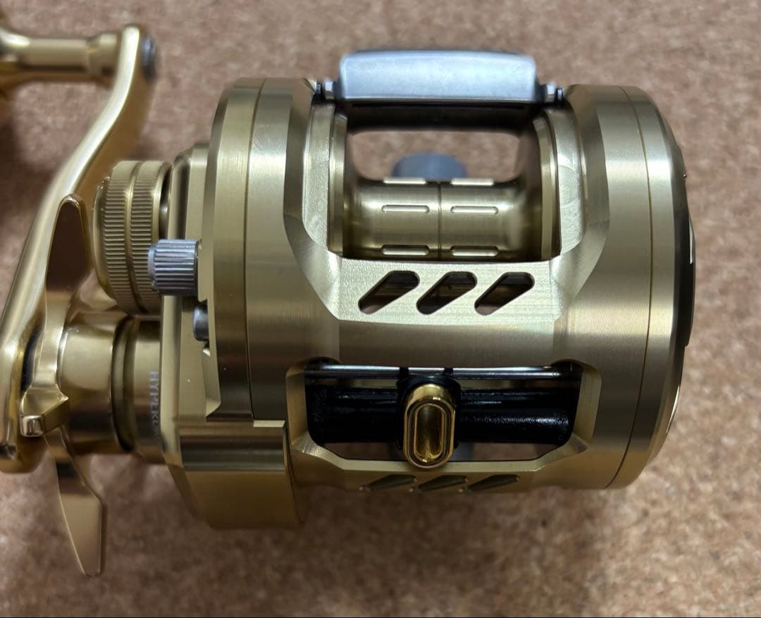 （美品）【DAIWA】21BASARA 200（右巻き）