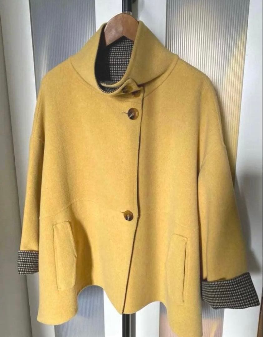 【SHIPS any】リバー スタンドカラー ポンチョ ショートコート 黄色