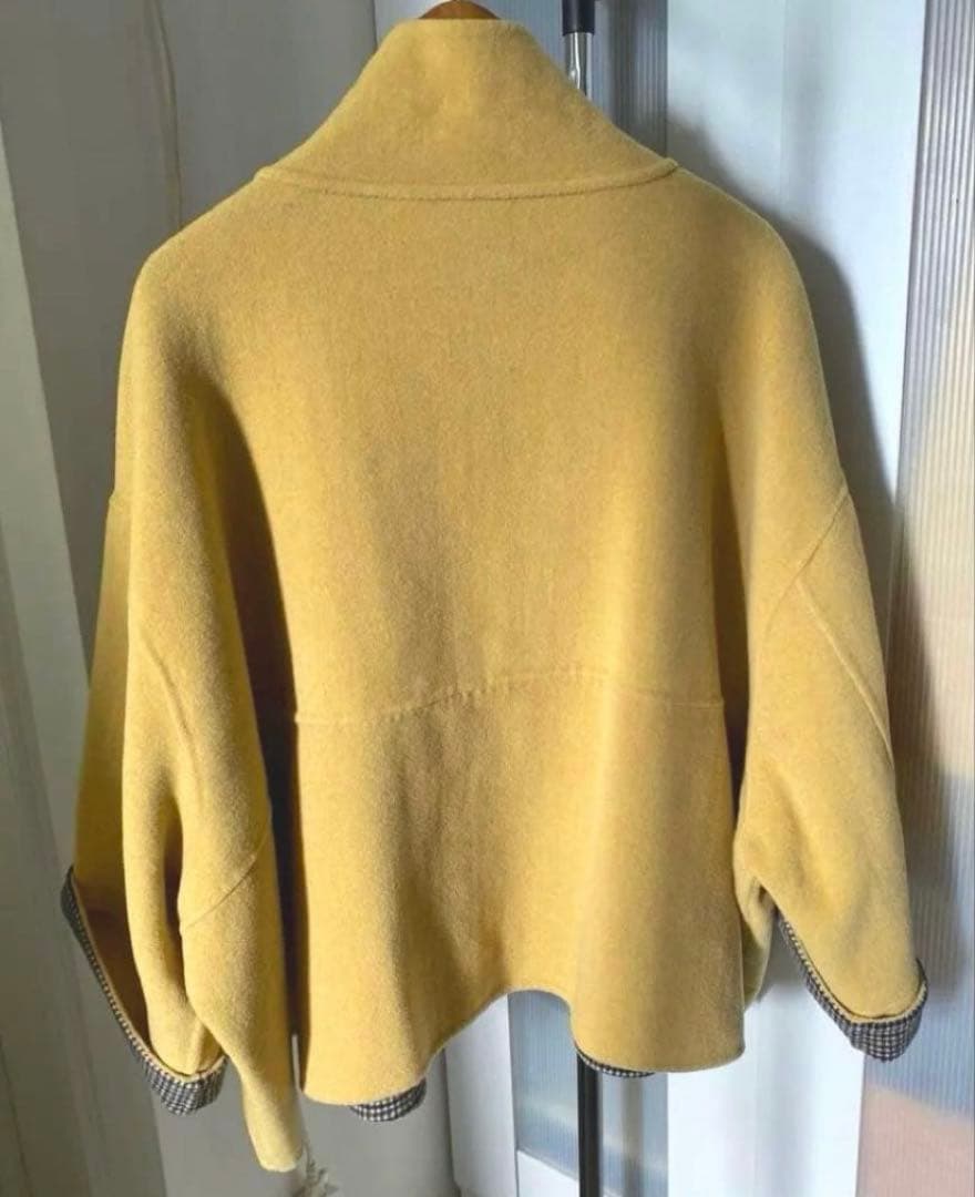 【SHIPS any】リバー スタンドカラー ポンチョ ショートコート 黄色