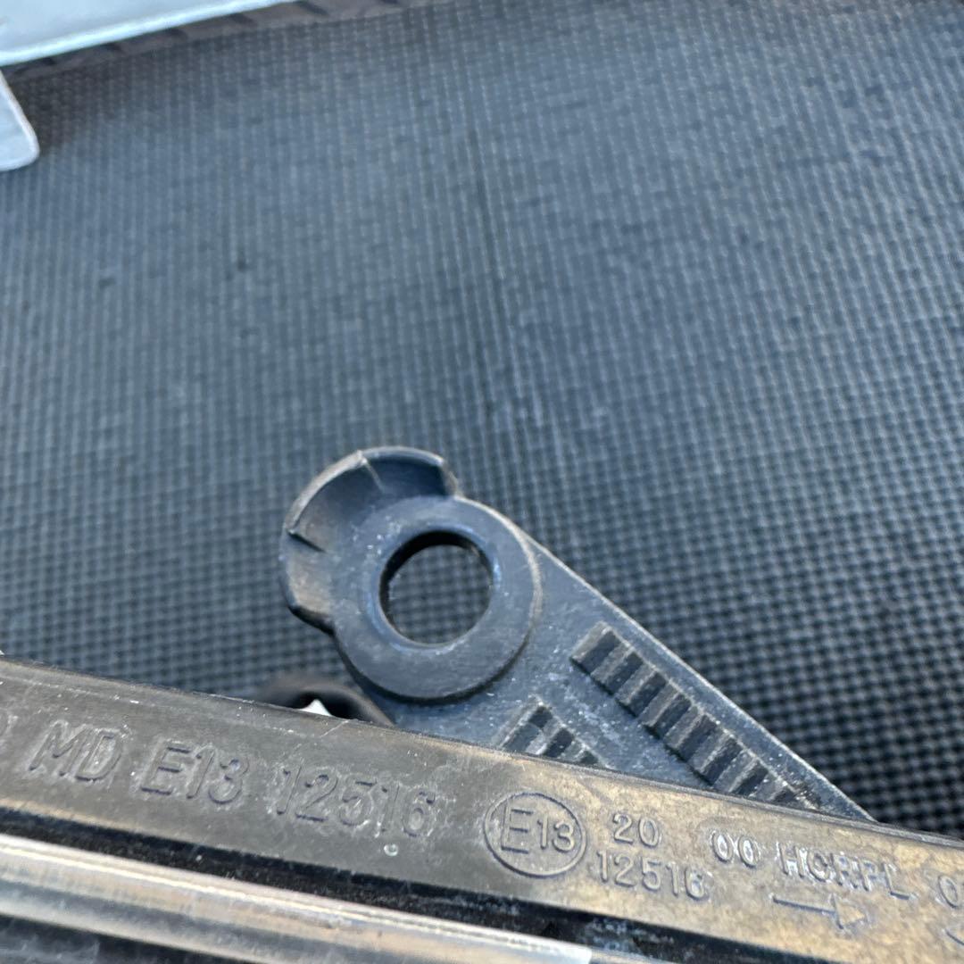 トヨタ　プリウス　30 前期　LEDヘッドライト ヘッドランプ　左右セット中古品