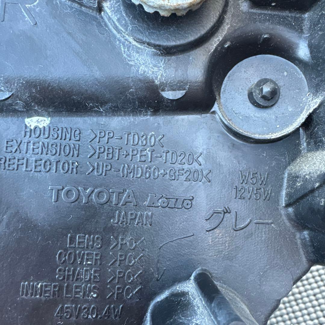トヨタ　プリウス　30 前期　LEDヘッドライト ヘッドランプ　左右セット中古品