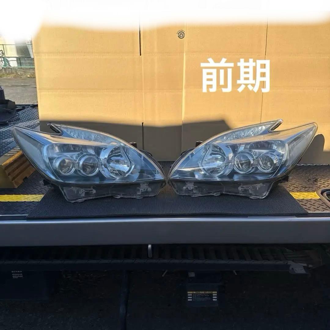 トヨタ　プリウス　30 前期　LEDヘッドライト ヘッドランプ　左右セット中古品