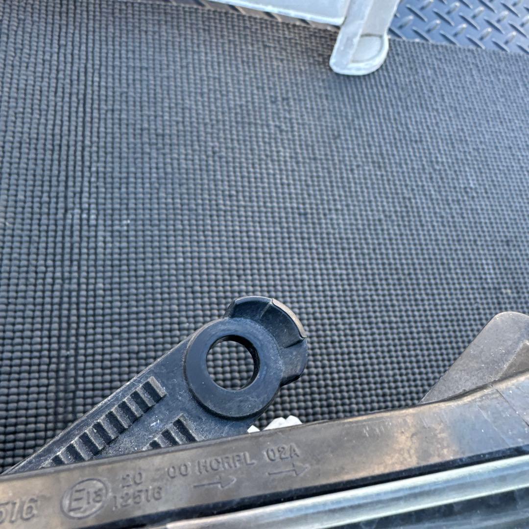 トヨタ　プリウス　30 前期　LEDヘッドライト ヘッドランプ　左右セット中古品