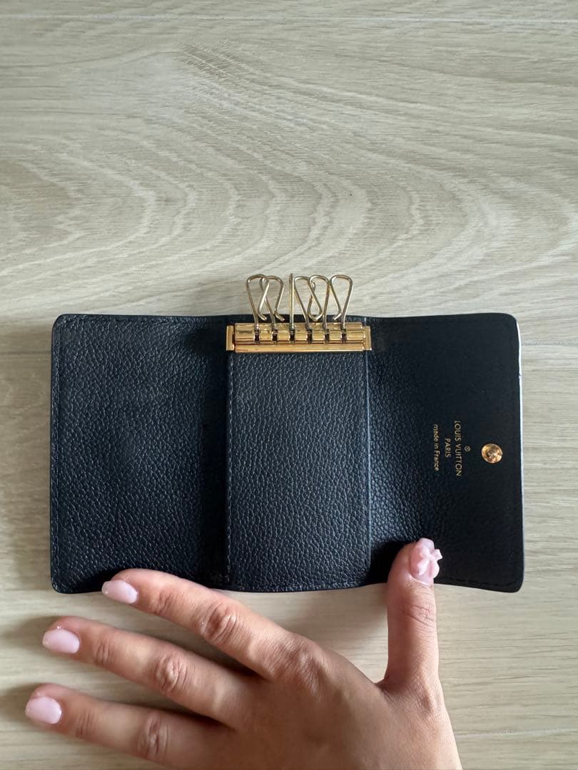 Louis Vuitton 黒 レザー キーケース