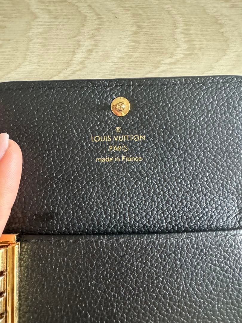 Louis Vuitton 黒 レザー キーケース