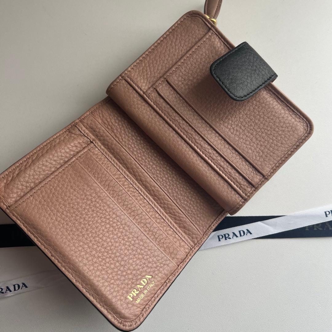 111 極上美品 PRADA プラダ 2つ折り財布