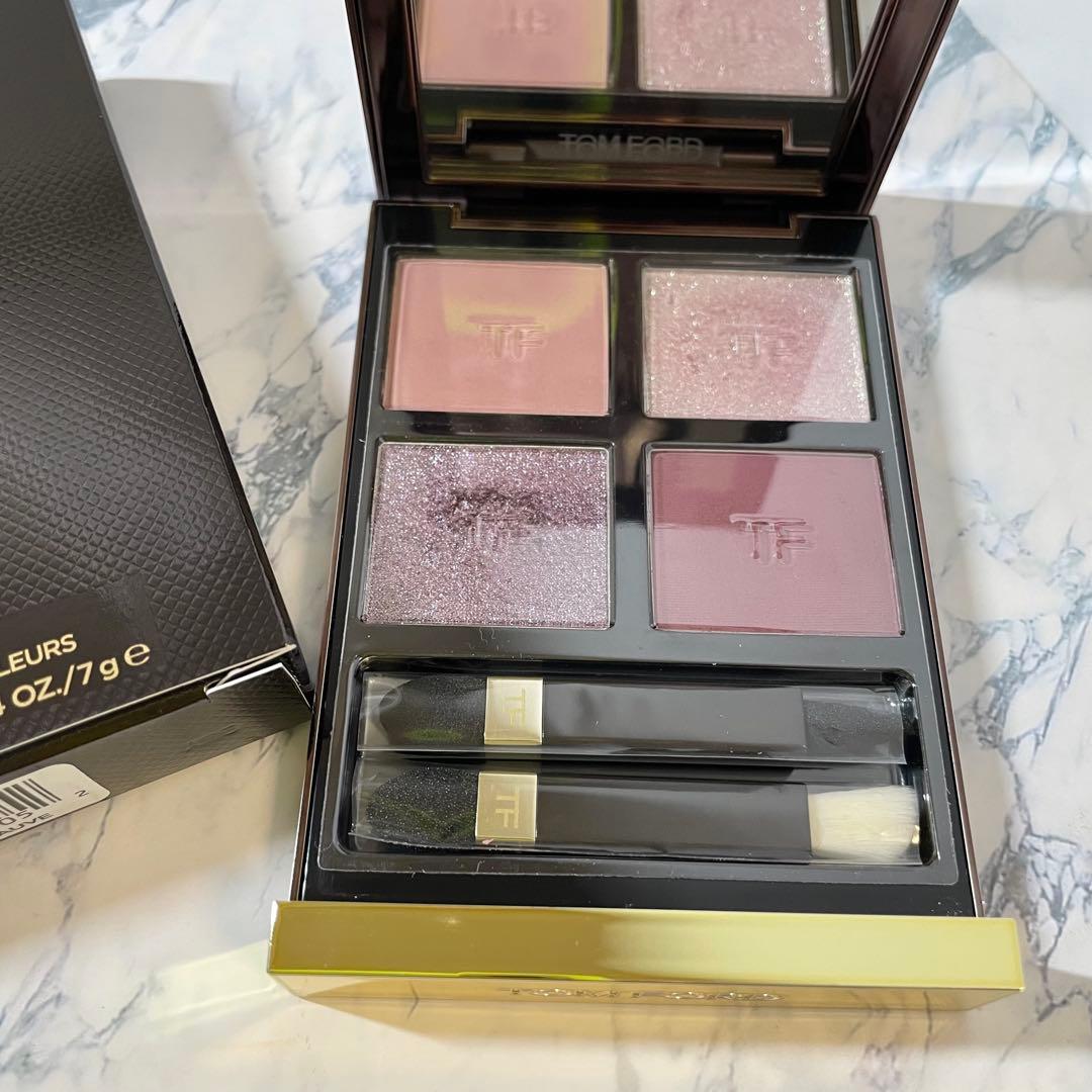 TOM FORD アイカラークォード メタリックモーブ 01RW