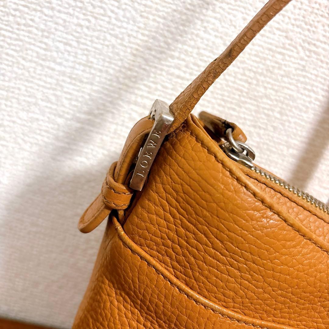 バッグ LOEWE Soho hobo Leather One-Shoulder Bag