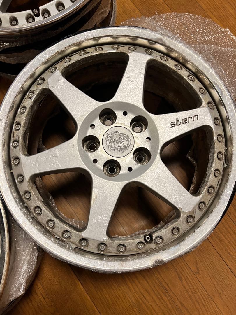STERN16インチ 16x6.5J/オフセット+44/PCD100-5H