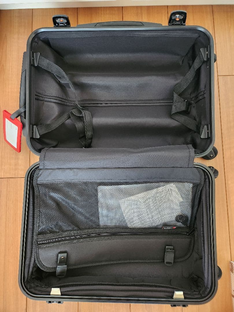 鹿島アントラーズ 赤いスーツケース