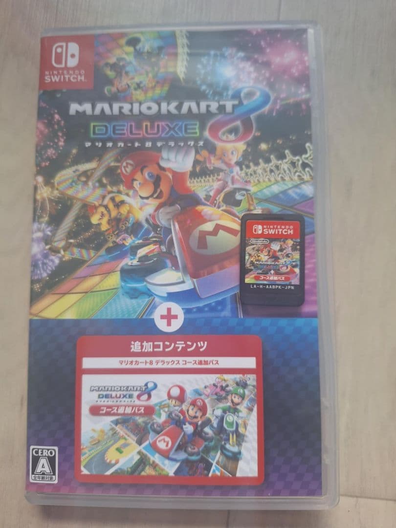 Switch マリオカート8 デラックス+コース追加パス （未使用に近い）