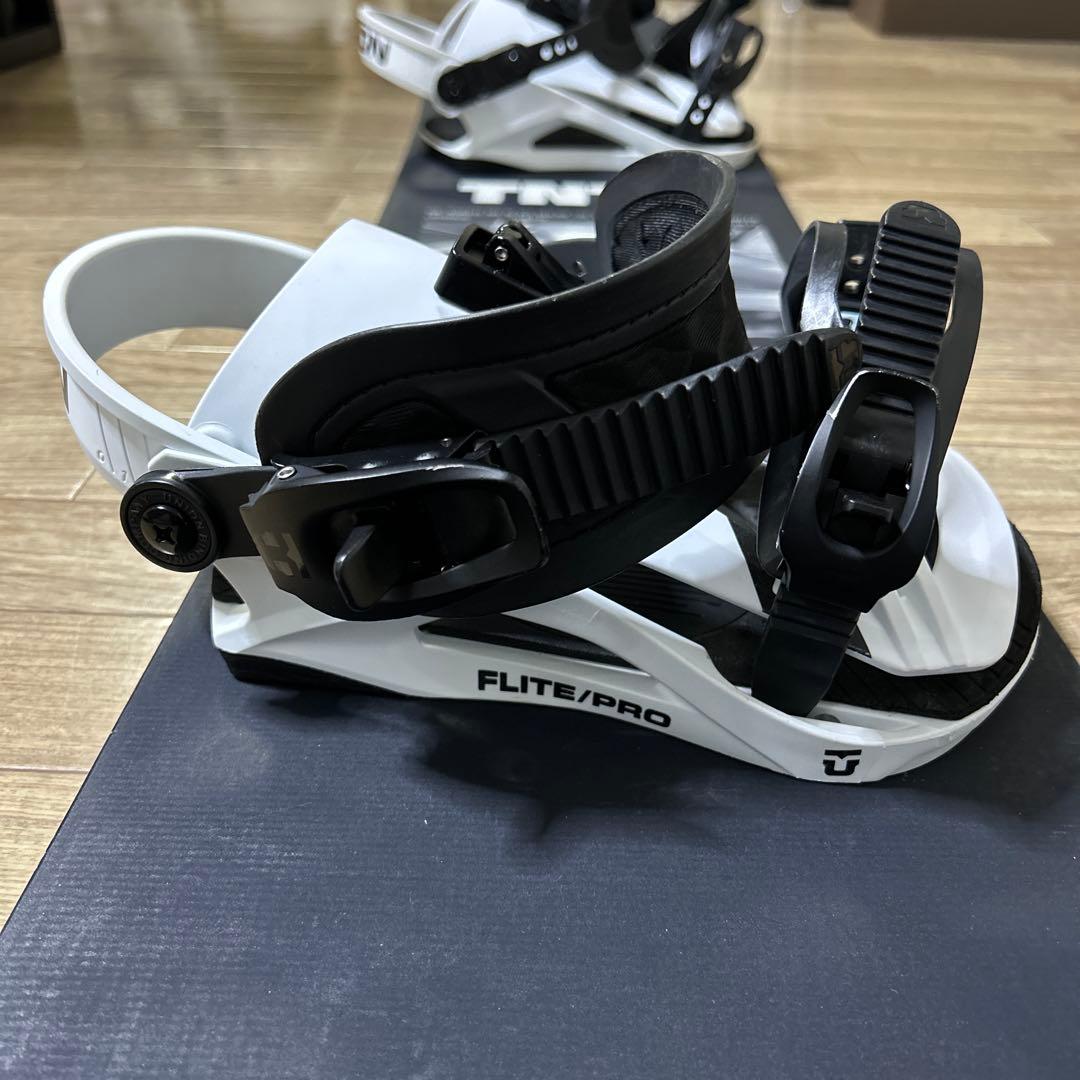 スノーボード 板 FNTC TNTC