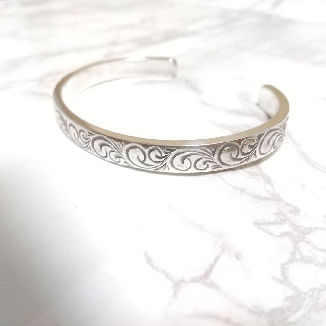 アガット　agete　シルバー　銀製　彫　バングル