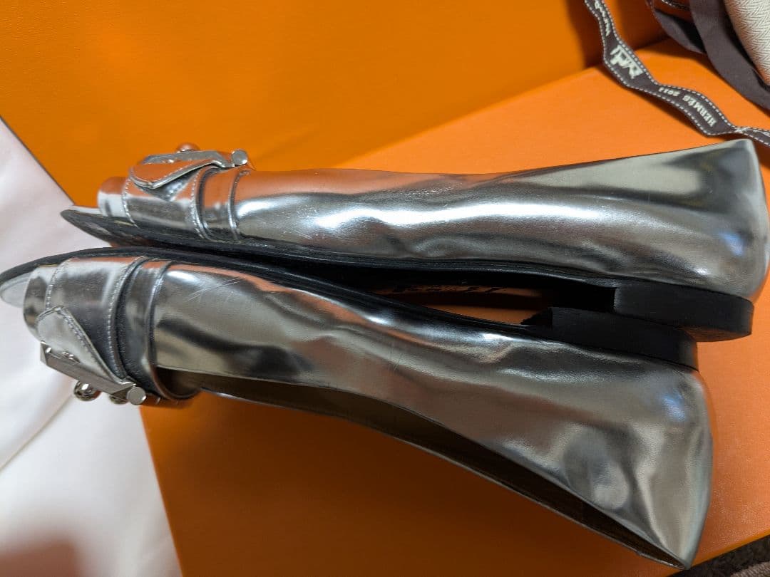 再度のお値下げです)HERMES シルバー フラットシューズ38
