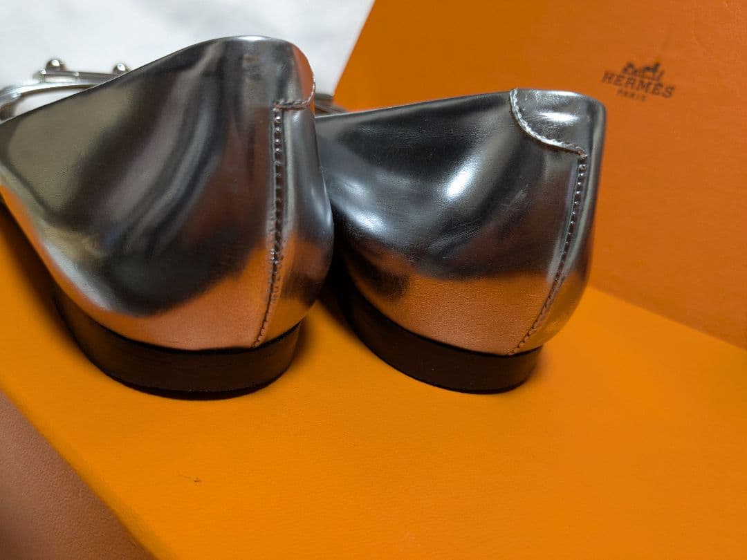 再度のお値下げです)HERMES シルバー フラットシューズ38